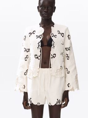 H&M NWT CREAM COTTON EYELET-EMBROIDERED SHORTS